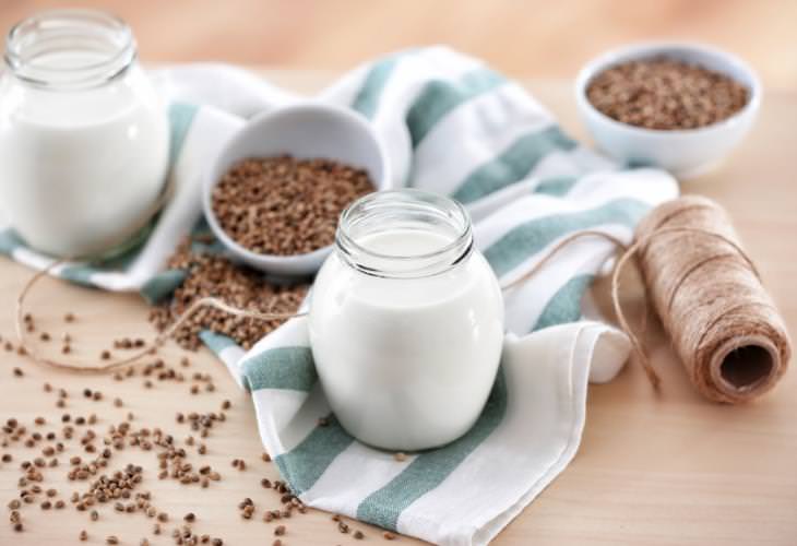 Health Benefits of Hemp Milk, scattered hemp seeds and hemp milk