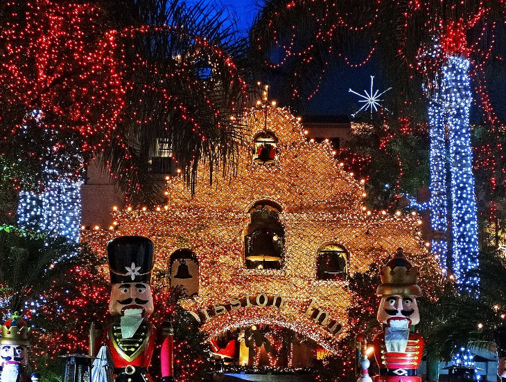 Christmas Light Exhibition at the Mission inn