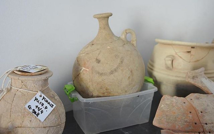Smily on ancient pot
