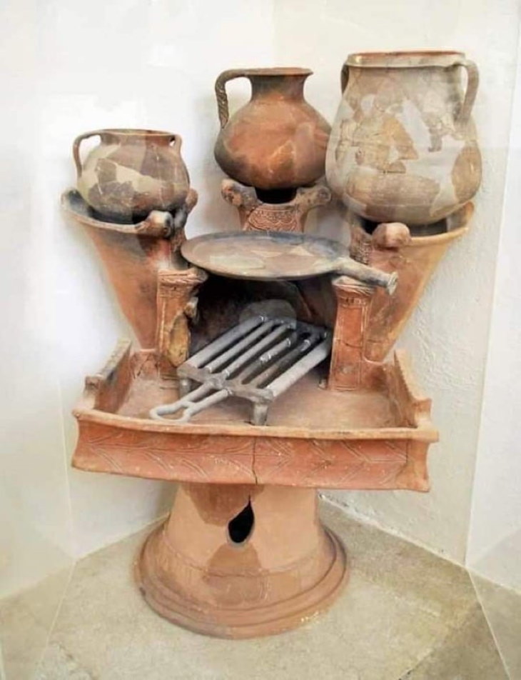 Archeological Finds 2,500-year-old Ancient Greek cooking station