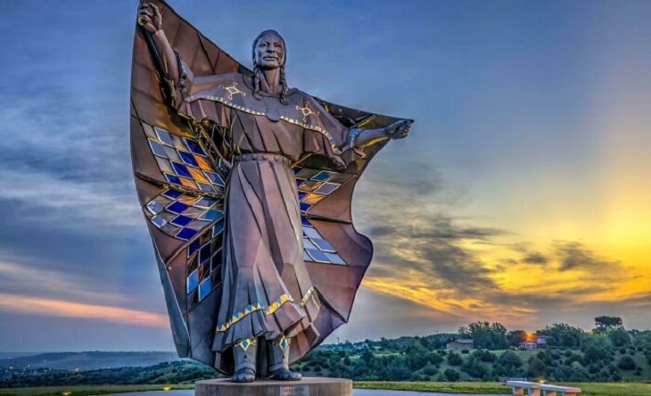 Breathtaking Structures,  statue of a Native American woman