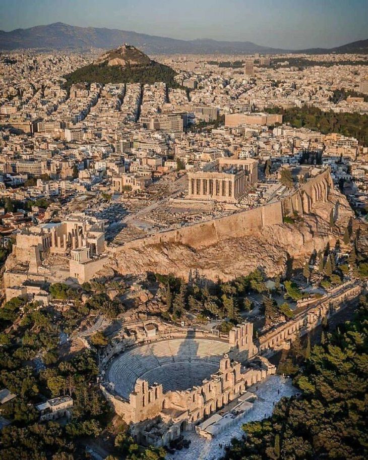 Breathtaking Structures, Athens