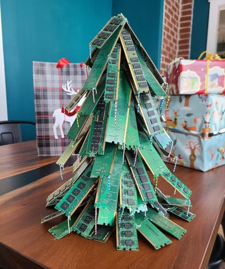 DIY Christmas Trees, random-access memory pieces