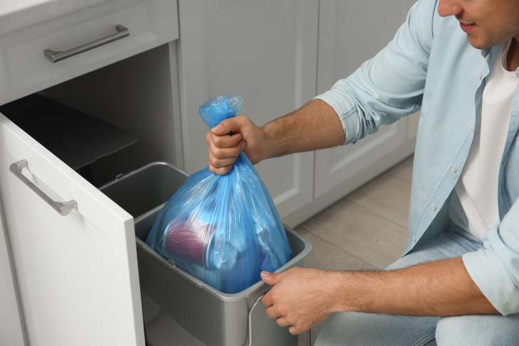 Quick Cleaning Tips throw out the trash
