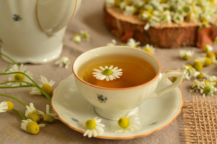 Foods to Alleviate Heartburn Chamomile tea