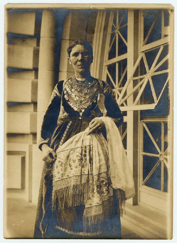 Portraits of Ellis Island Immigrants, Greek woman