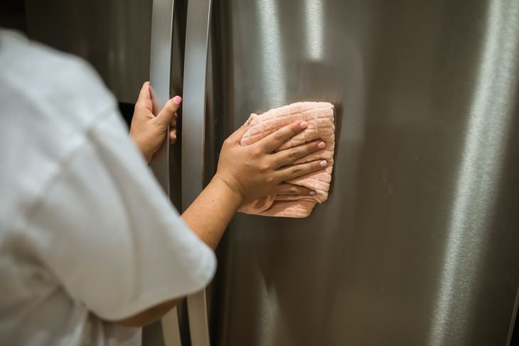 Stainless Steel Stain Removal Tricks cleaning a fridge