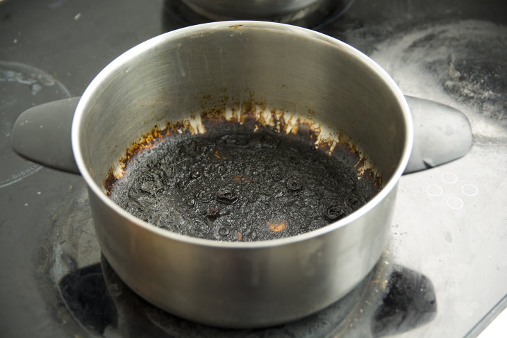 Stainless Steel Stain Removal Tricks pot with burned bottom