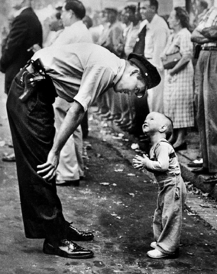 Pulitzer Prize-Winning Photos, police officer and boy