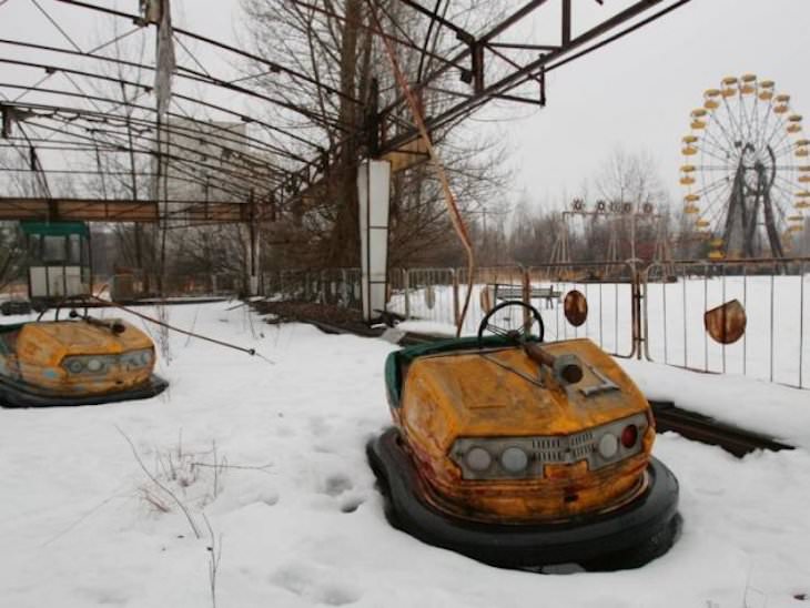 19 Images Showcasing the World’s Endless Wonders, An abandoned amusement park, located in Pripyat, Ukraine