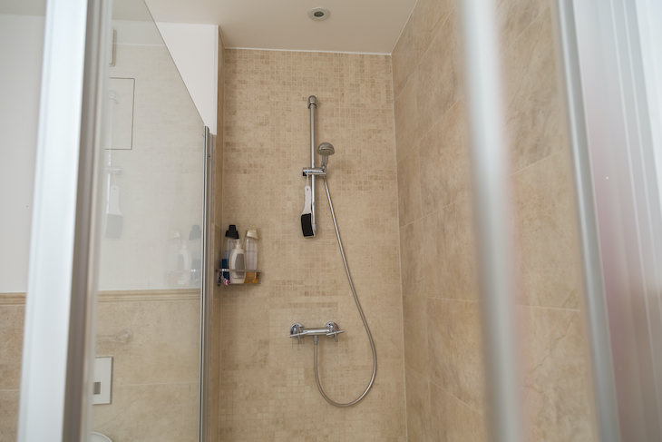 How to Remove Hard Water Stains From Different Surfaces, shower