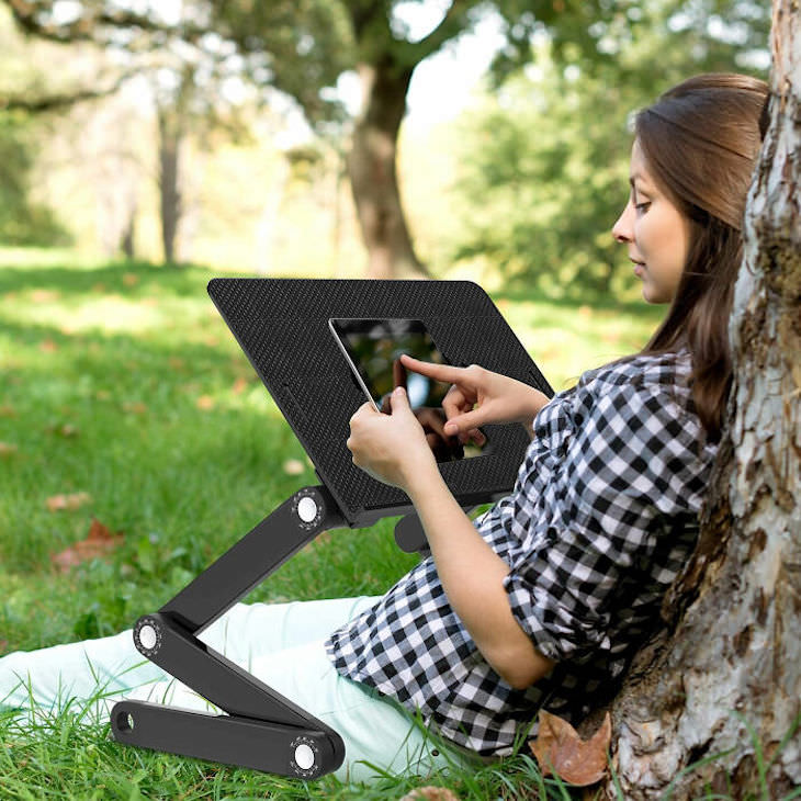 Funny Advertising Fails, poorly photoshopped laptop stand