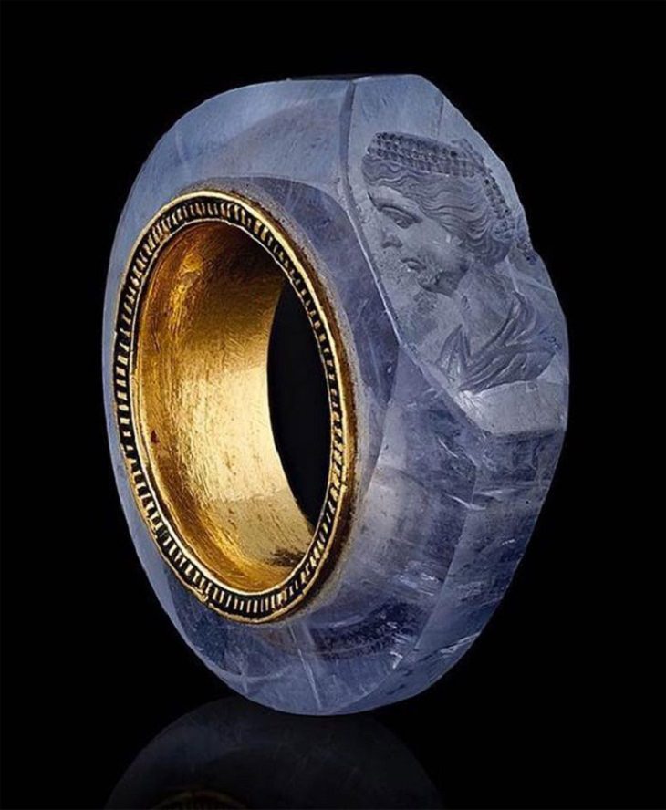 Ancient Artifacts, sapphire ring