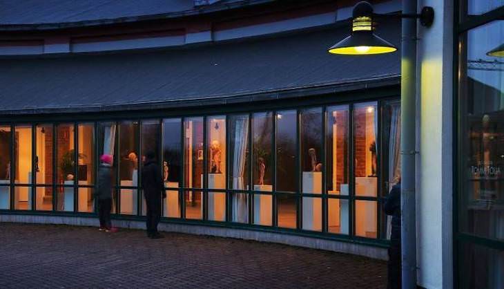 Incredible Museum Exhibits, An art museum in Salo, Finland is closed due to the Covid-19 outbreak, so they rearranged the main exhibition so it can be seen from outside - day or night