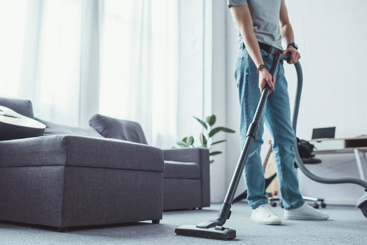 Household Cleaning Tips to Ease Allergies, Vacuum