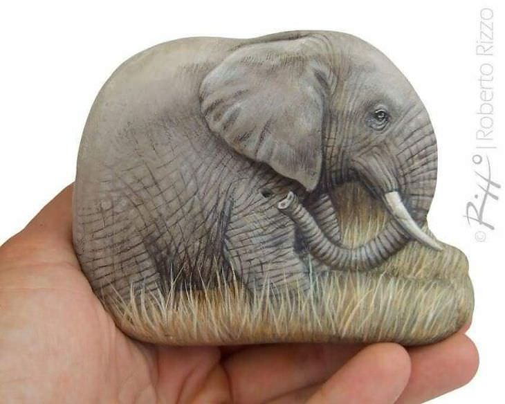 Roberto Rizzo Turns Rocks Into Amazing Animals Art elephant