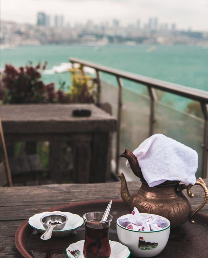 Istanbul, tea 
