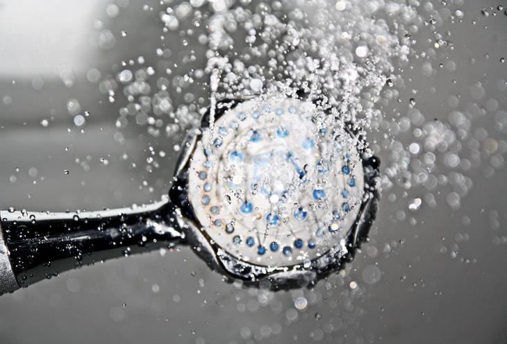 Weird Habits Around the World water drops from shower-head 