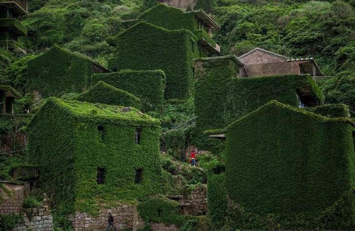 21 Stunning Spots Around the World, Houtouwan village China