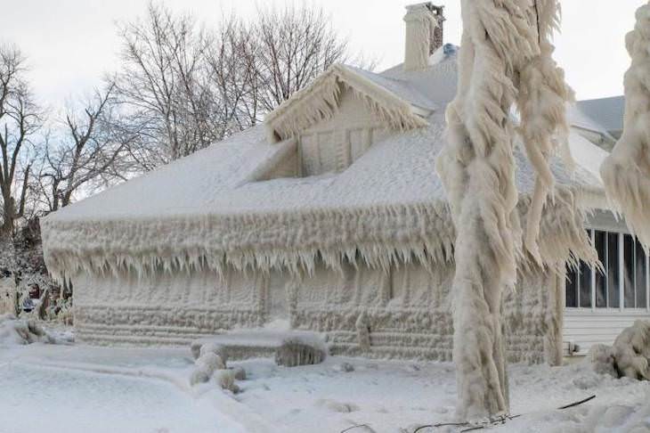 21 Stunning Spots Around the World, wind and waves of Lake Erie in Cleveland, Ohio created the most stunning snow sculpture