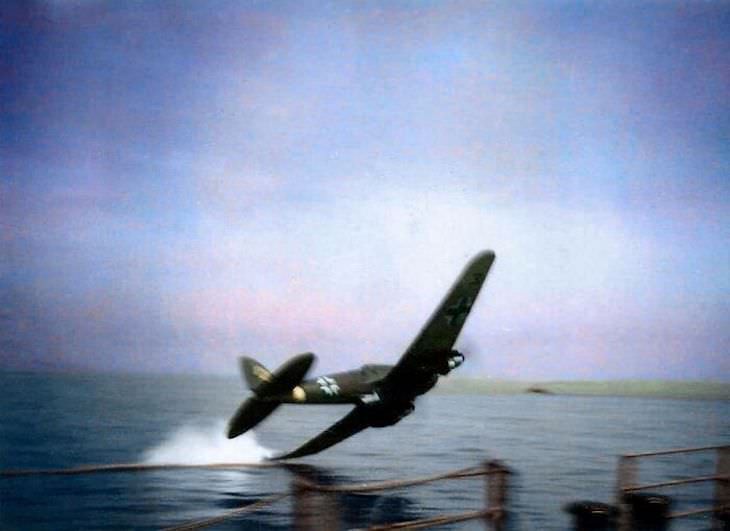 Rare and Beautifully Colorized Historical Photo  A German Heinkel He 111 bomber aircraft crashing directly into the sea, date and place unknown