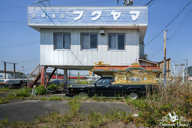 Fukushima Nuclear Disaster’s Aftermath - 10 Photos A Japanese funeral car forgotten