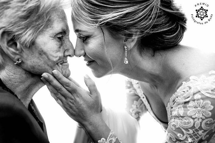 The FdB Awards' Top Wedding Photos of the Year grandmother