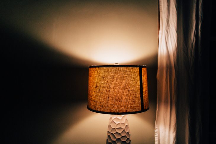 how to get back to sleep when you wake up at night light