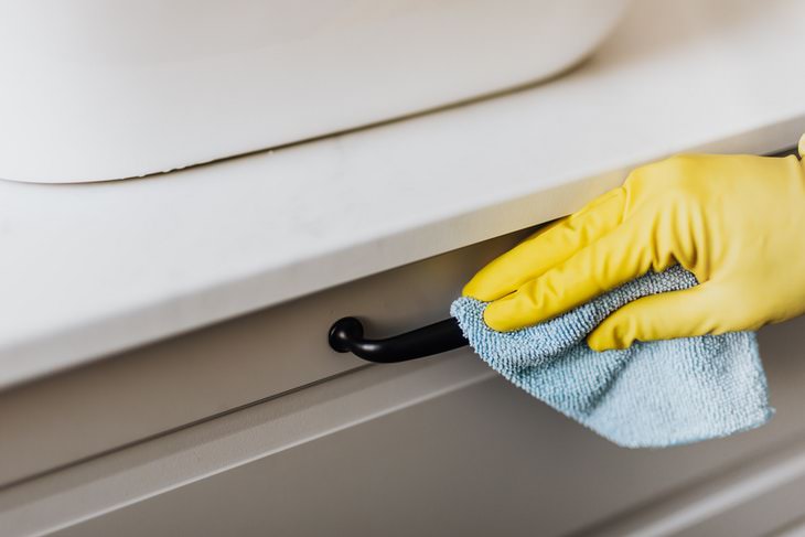 Tips to Reduce Dusting cleaning bathroom