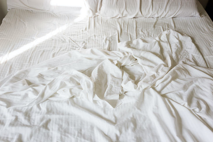 How To Tell If a Mattress Contains Toxic Chemicals bed