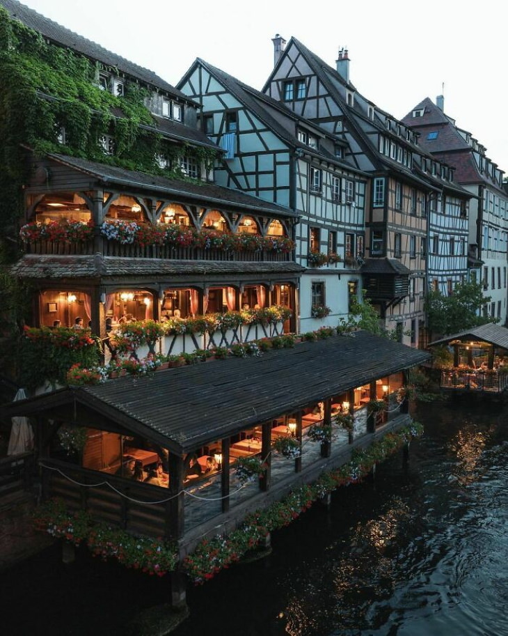 cool buildings A restaurant on The river Ill