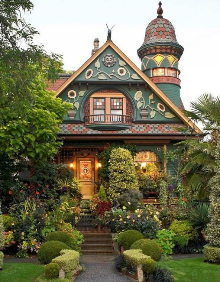 cool buildings Craftsman Home, in Seattle