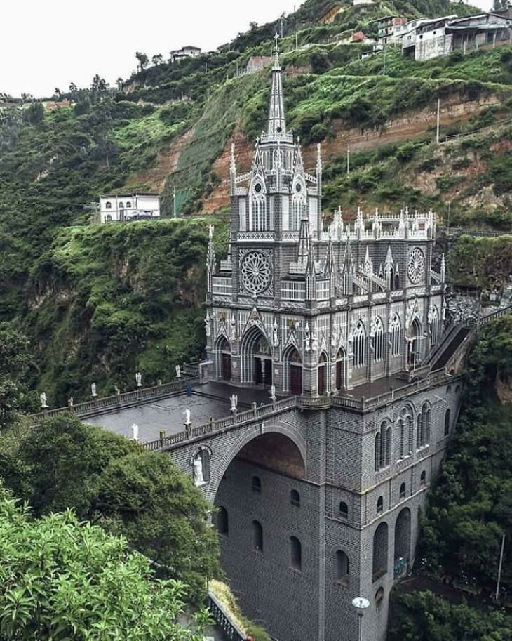 cool buildings  The National Shrine Basilica of Our Lady of Las Lajas, in Nariño, Colombia