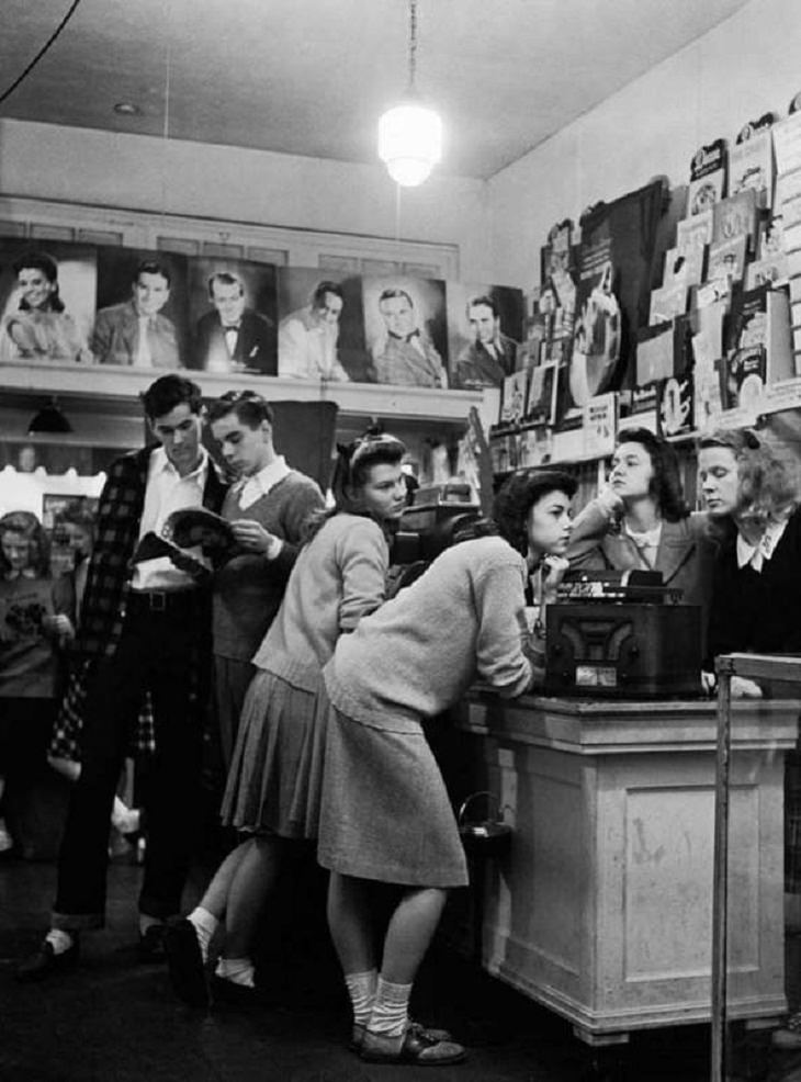 Vintage Pics, record store