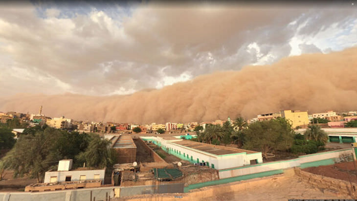 Unusual Images Caught in Google Street View sand storm