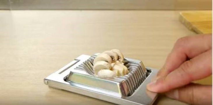 Household Tricks egg slicer to cut mushrooms