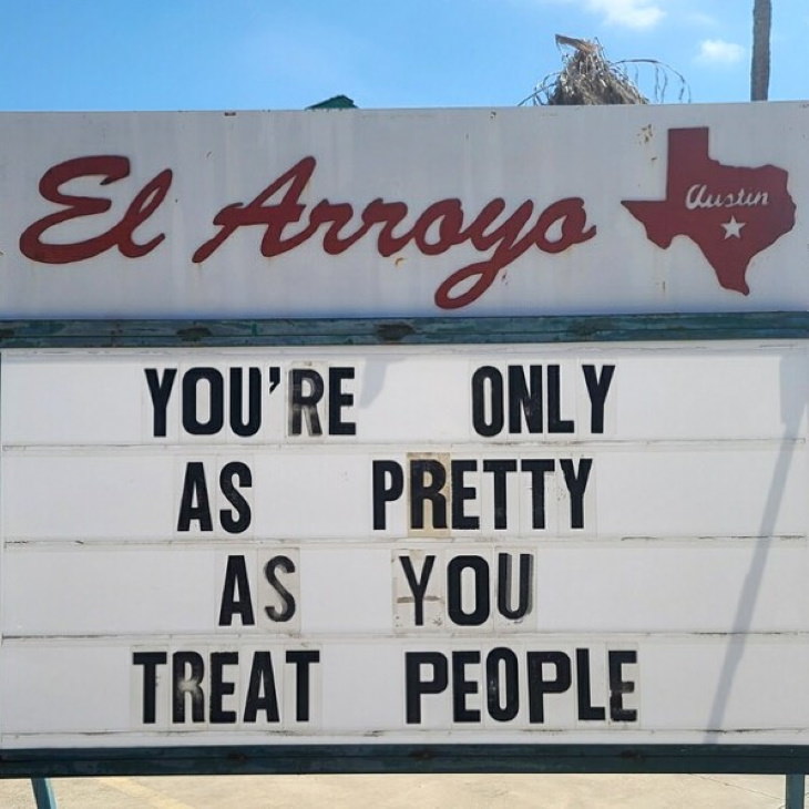 El Arroyo Funny Signs