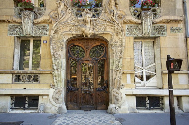 Art Nouveau Buildings The Lavirotte Building in Paris, France door