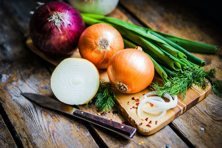 7 Great Sources of Sulfur and Their Health Benefit onion and garlic