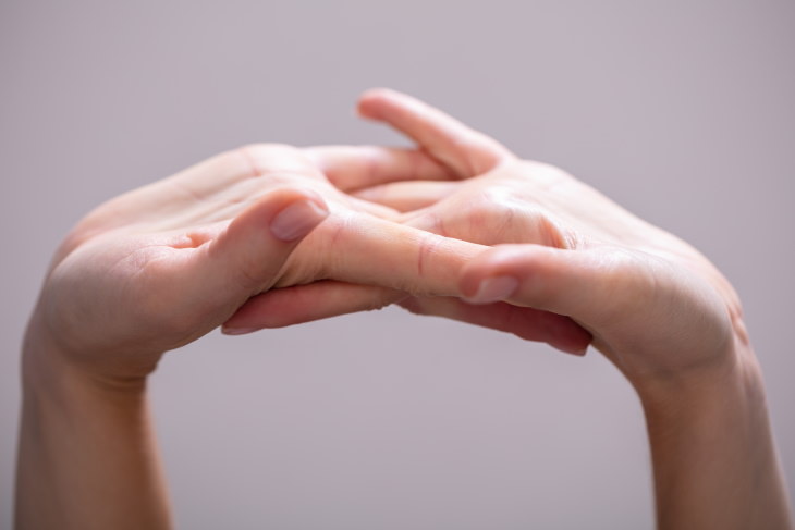 Arthritis and Joint Pain Myths Cracking knuckles 