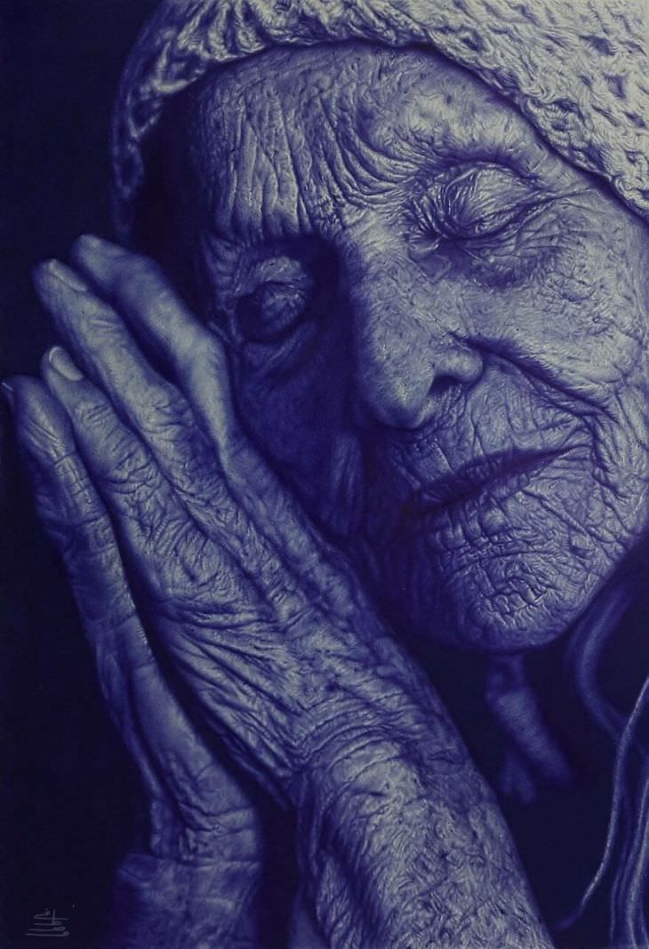 Hyperrealistic ballpoint pen drawings by Mostafa Khodeir old woman