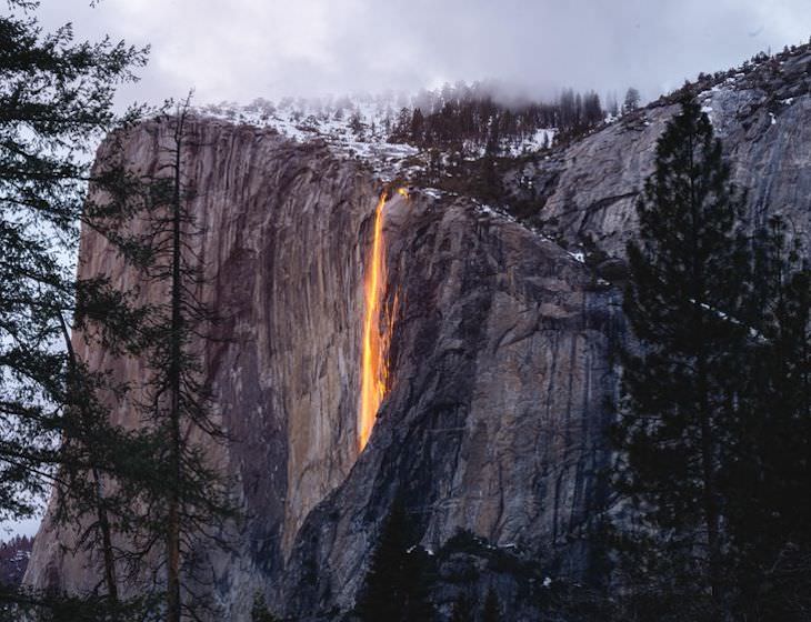 16 Photos Celebrating the Immense Power of Nature firefall