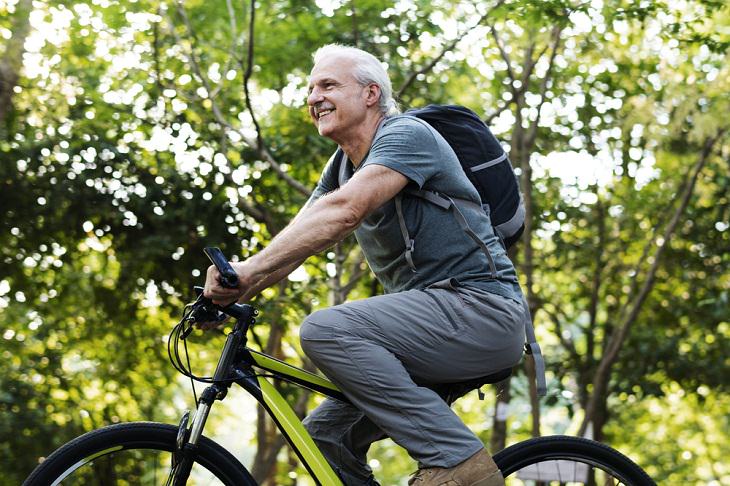 Benefits of Cycling for Seniors, knees and joints