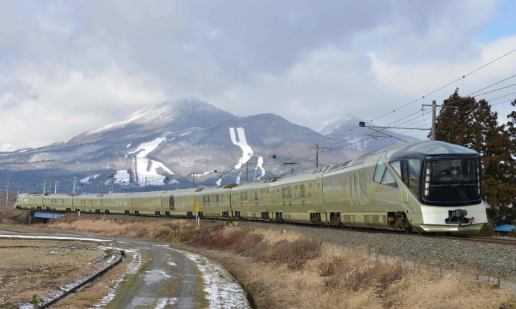 Shiki-shima Japanese train mountain