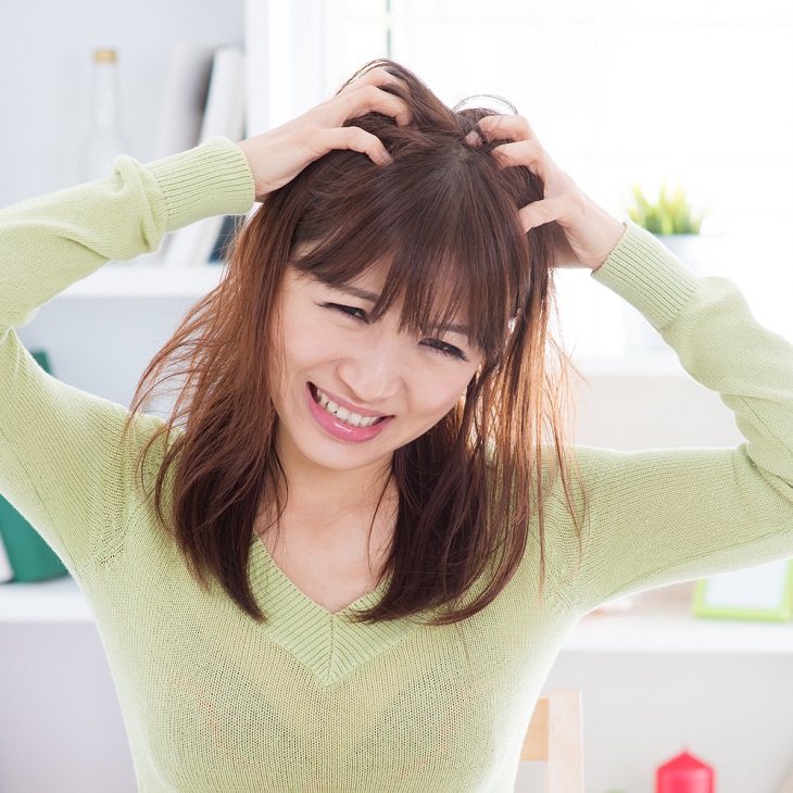 Cutting Back on Shampoo, dandruff