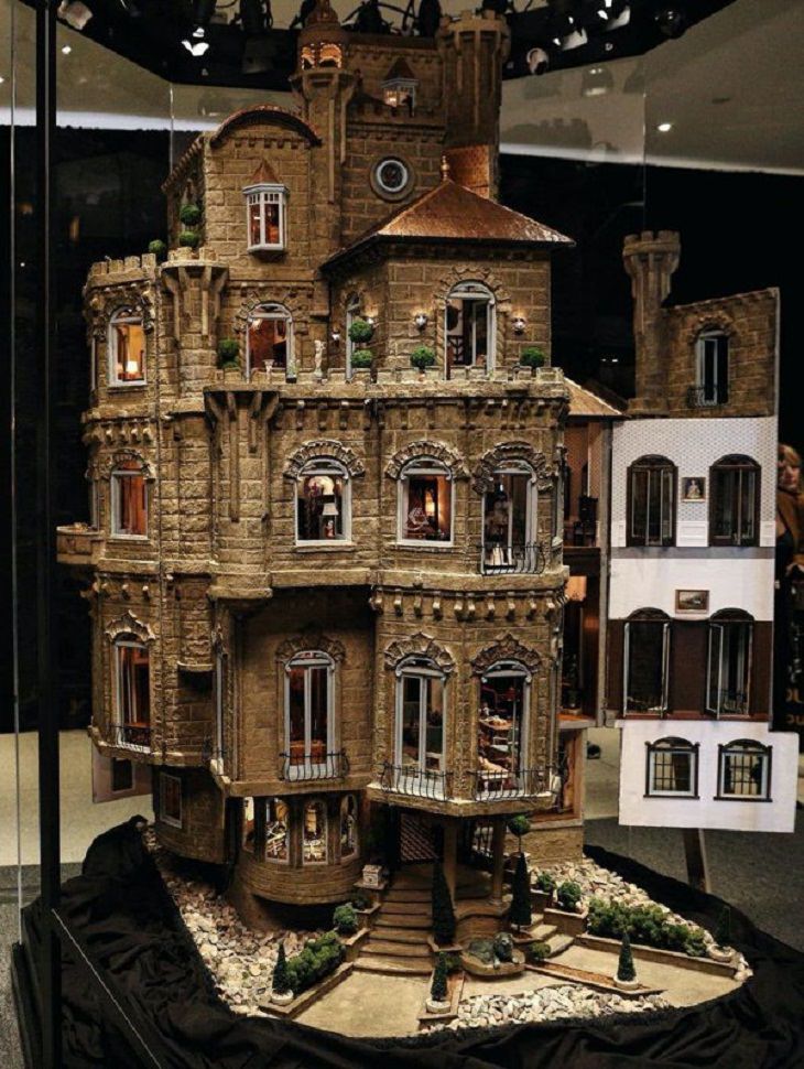 Charming Dollhouses, Astolat Dollhouse Castle