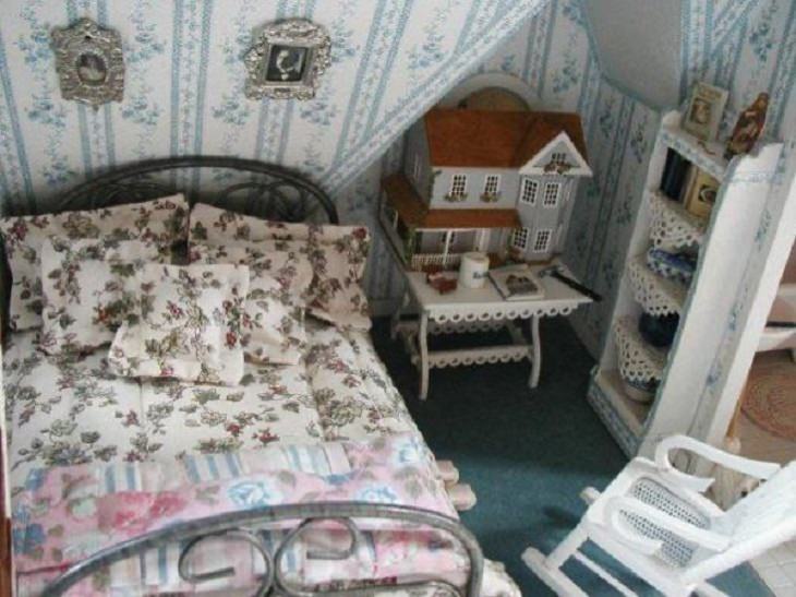 Charming Dollhouses, bedroom 