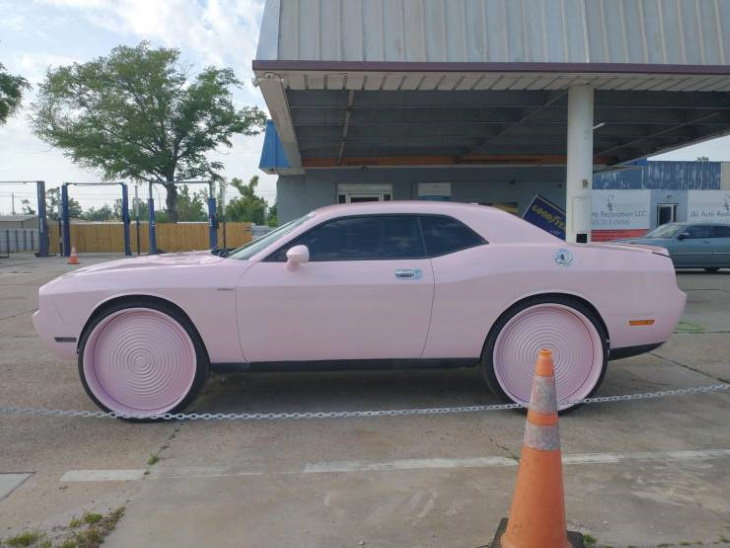 Wacky Cars pink car