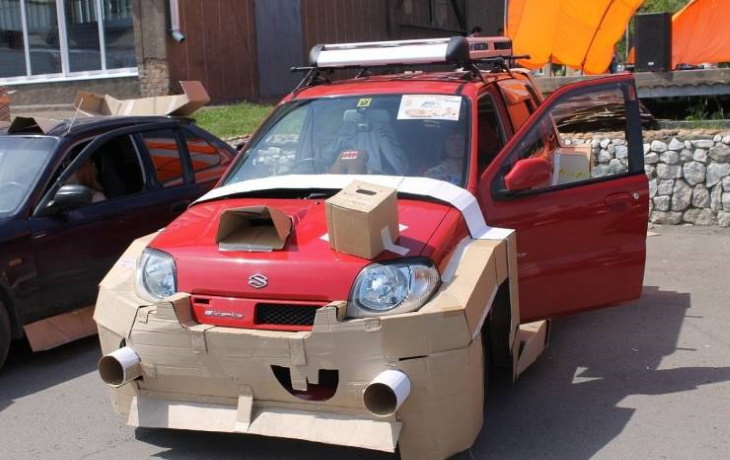 Wacky Cars car covered in boxes