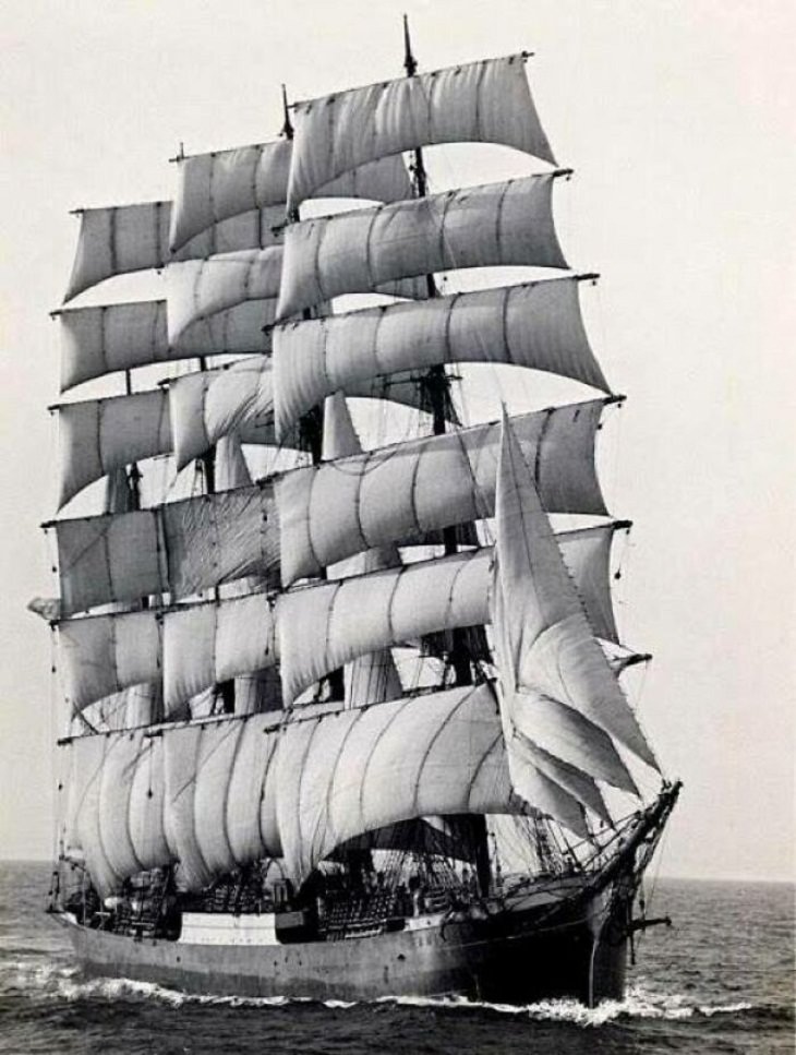Historical Photos, Pamir ship